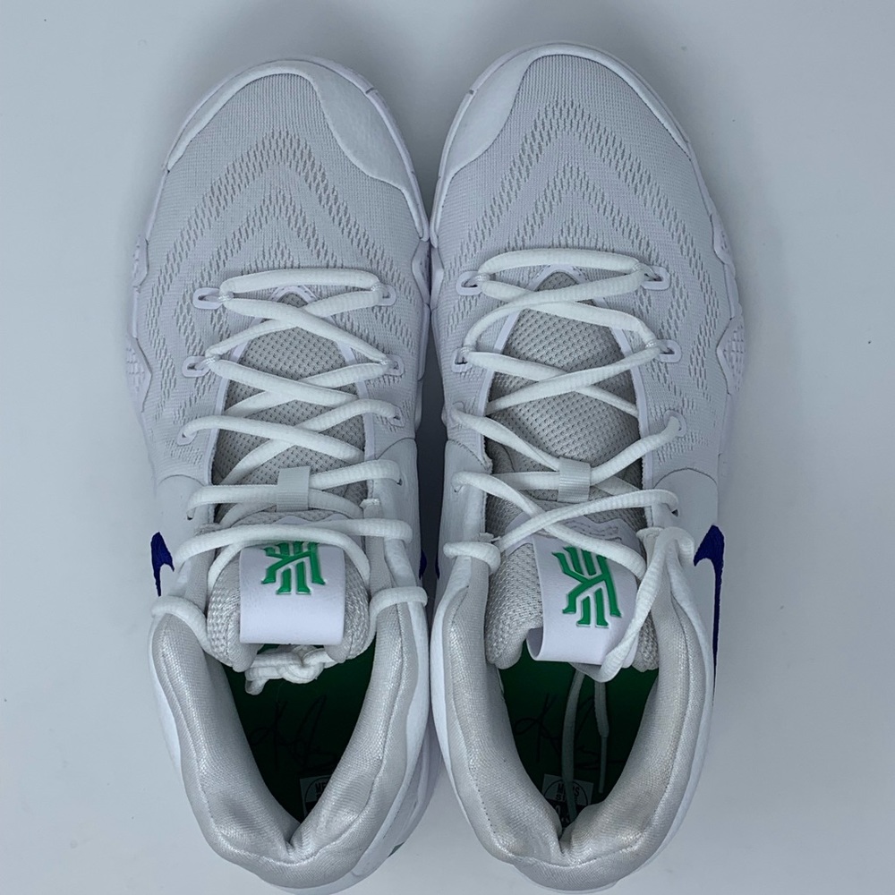 🆕 Nike Kyrie 4 Seattle Seahawks, White/Royal Blue - Picture 6 of 8